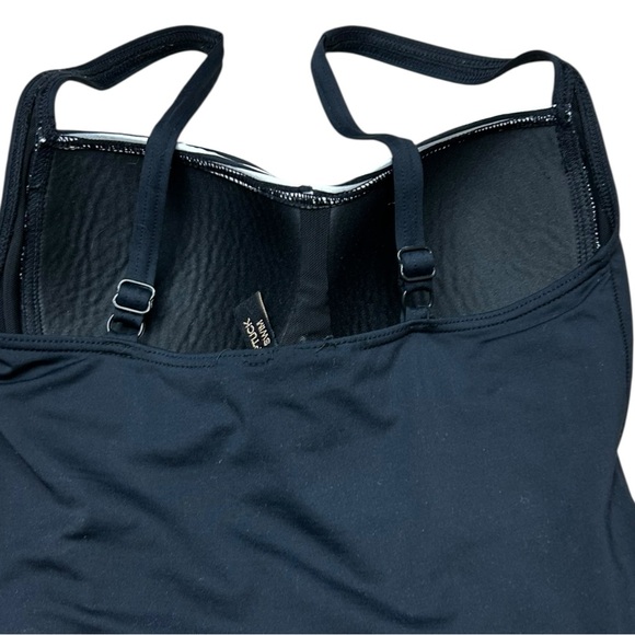 Nip Tuck Swim One Piece Swimsuit Black White Striped Ruched Tummy Control Size 6 - Picture 10 of 13